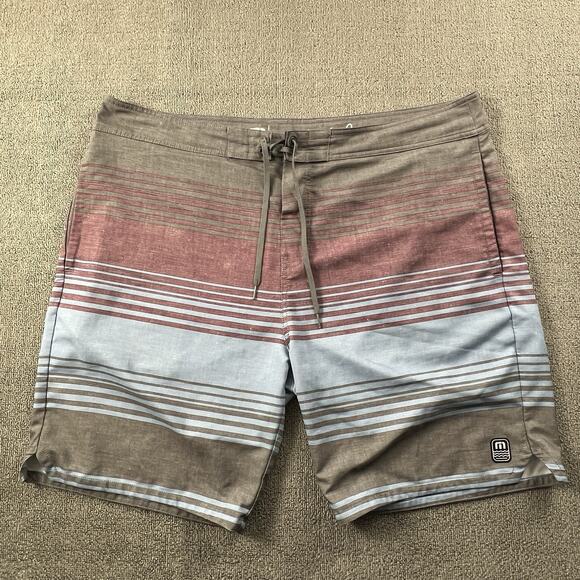 Travis Mathew Shorts Adult Size 42 Striped Boardshorts Active Casual Men's - Picture 1 of 14